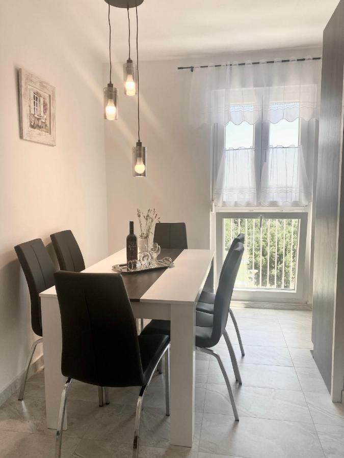 Ema Apartment Pula Ngoại thất bức ảnh